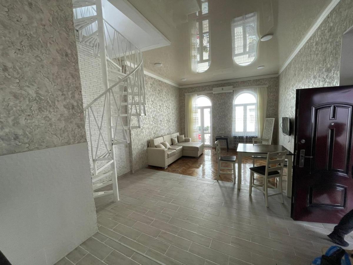 Центр Города Батуми Apartment Rustaveli 13 Ngoại thất bức ảnh
